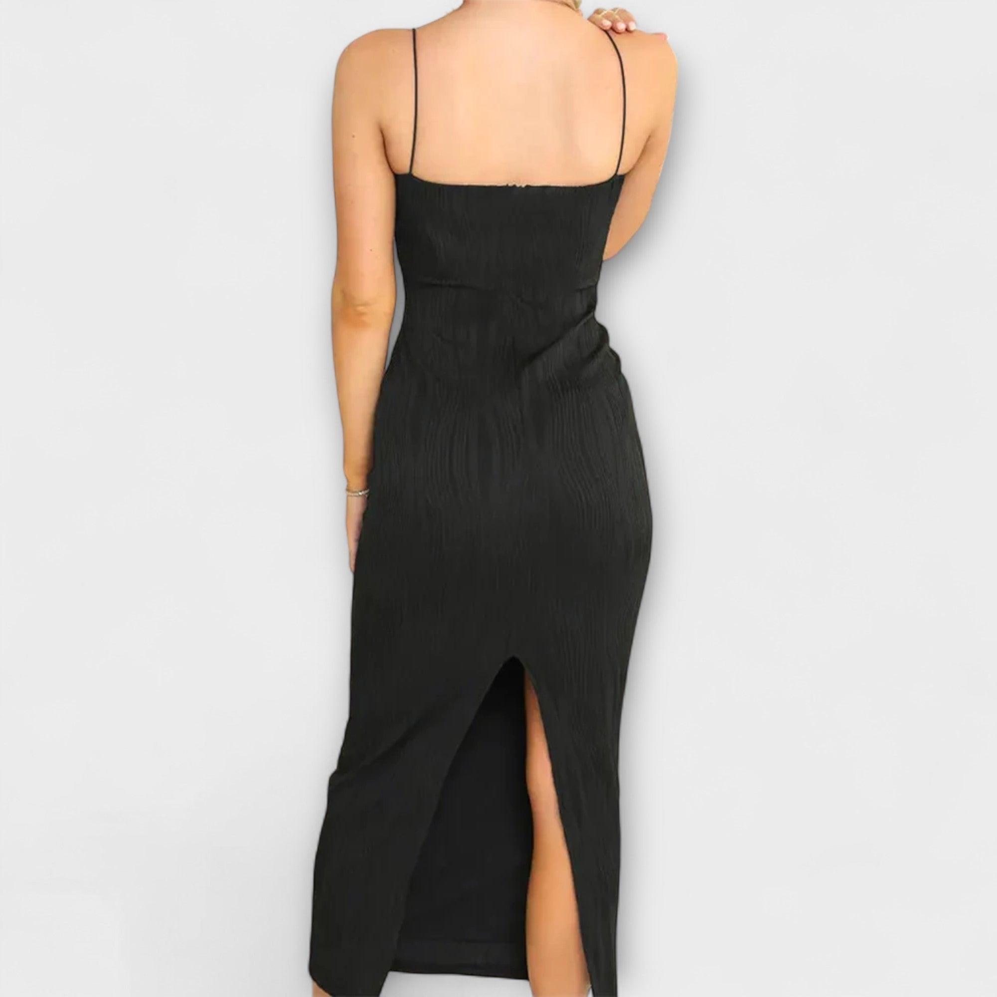 Chic sleeveless, gathered maxi dress