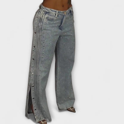 Nola - High-waisted jeans adorned with rhinestones and side buttons